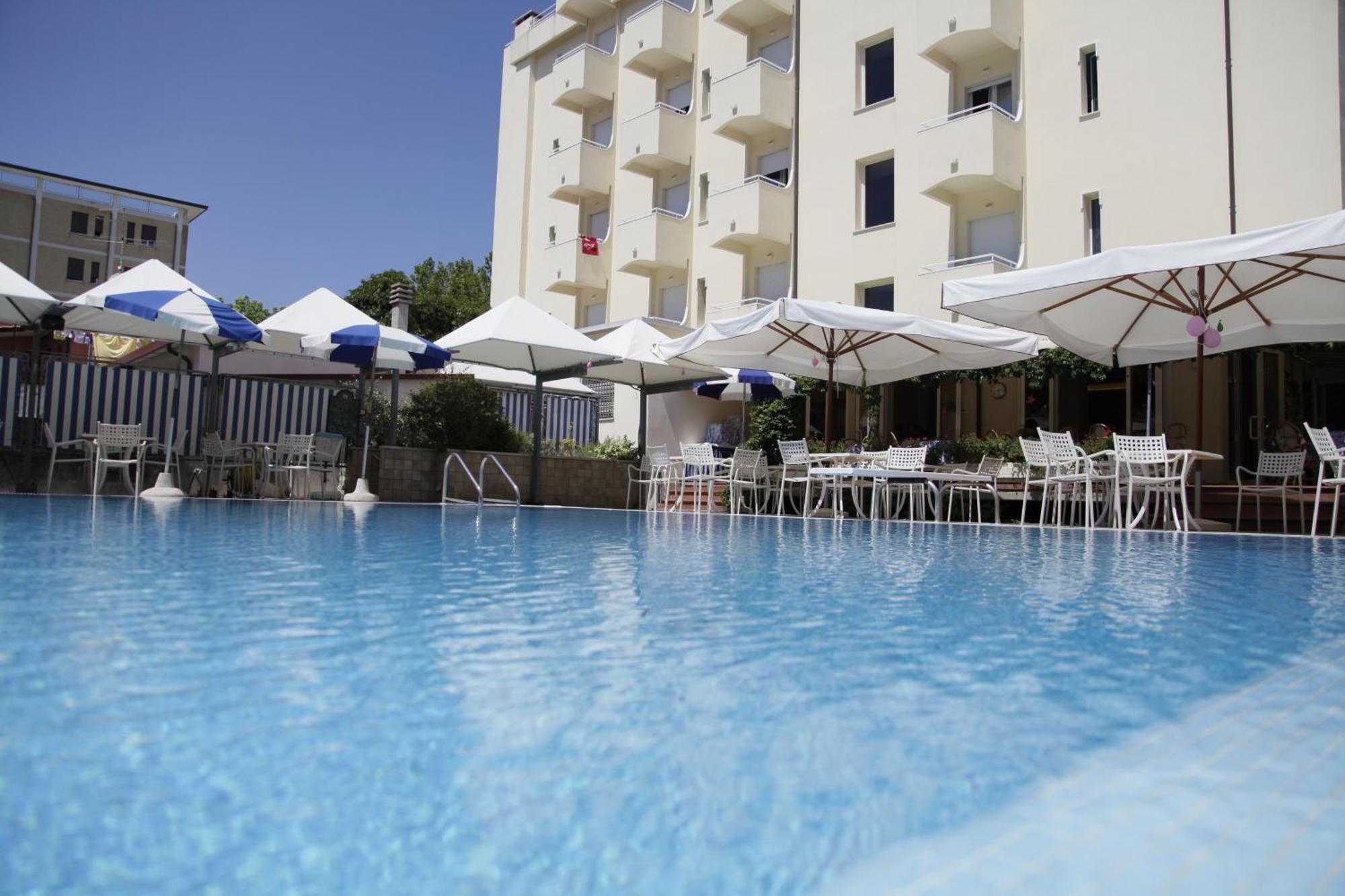 Hotel Sport&Residenza Cesenatico Esterno foto