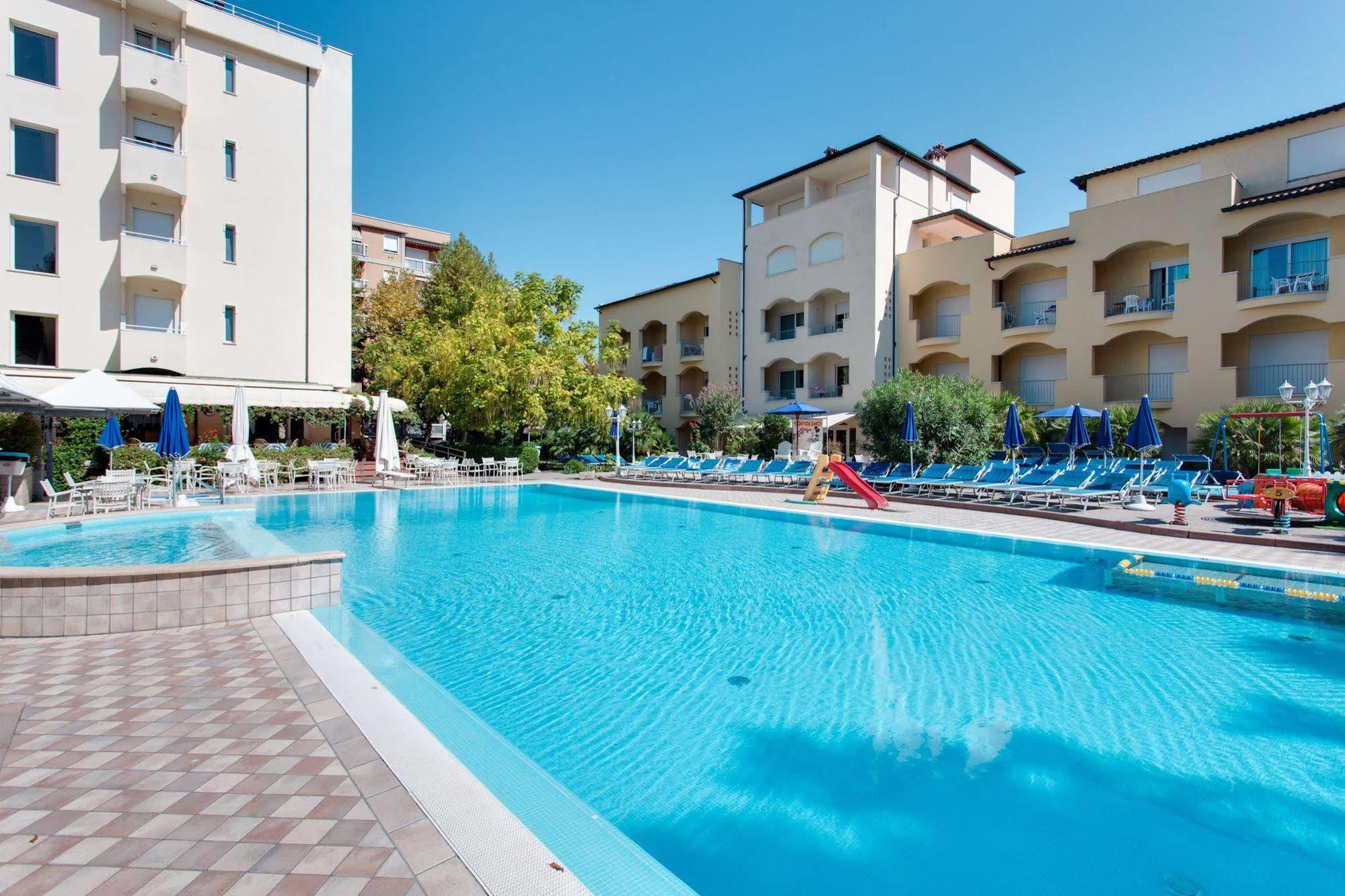 Hotel Sport&Residenza Cesenatico Esterno foto