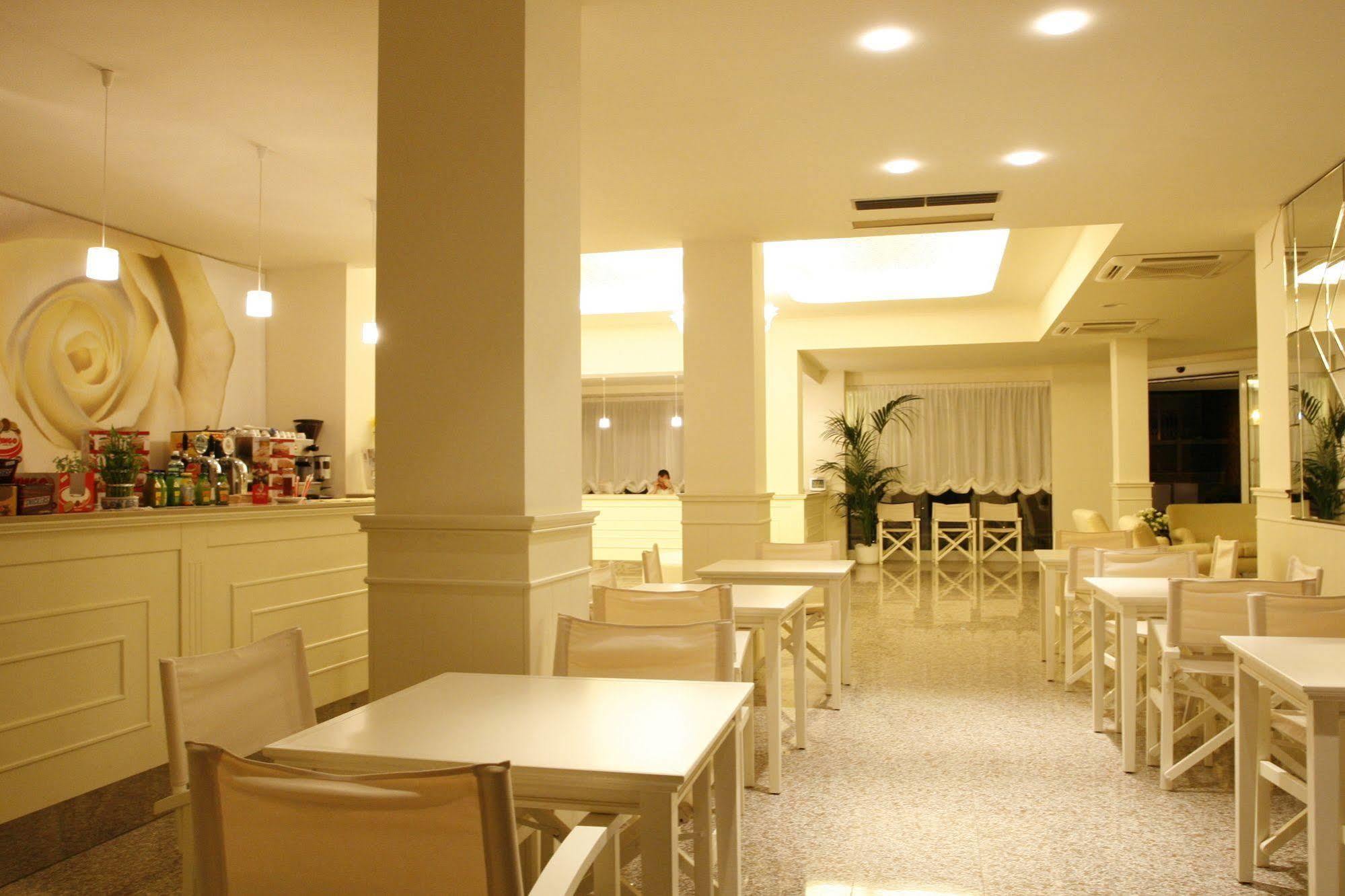 Hotel Sport&Residenza Cesenatico Esterno foto